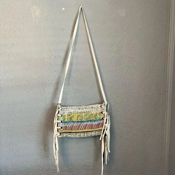 Tricot Chic Nwt Handmade Italy Taglia Jacquard Knit Clutch and Crossbody Fringe - Picture 2 of 7